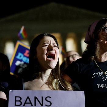 Perempuan AS Demo Usai Draft Pembatalan Hak Aborsi Bocor
