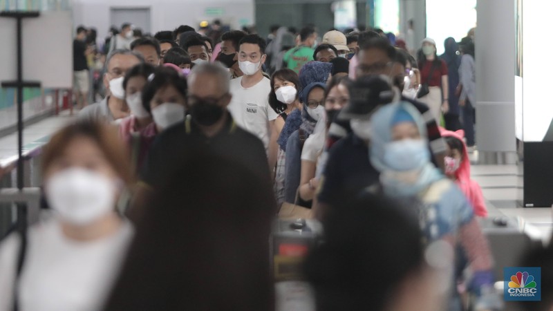 Suasana Penumpang MRT Jakarta, Rabu (4/5/2022). Suasana Penumpang MRT Jakarta, Rabu (4/5/2022). (CNBC Indonesia/ Muhammad Sabki)