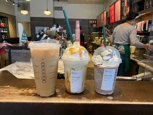 Penjualan Merosot, Starbucks Mau Pangkas 30% Menu