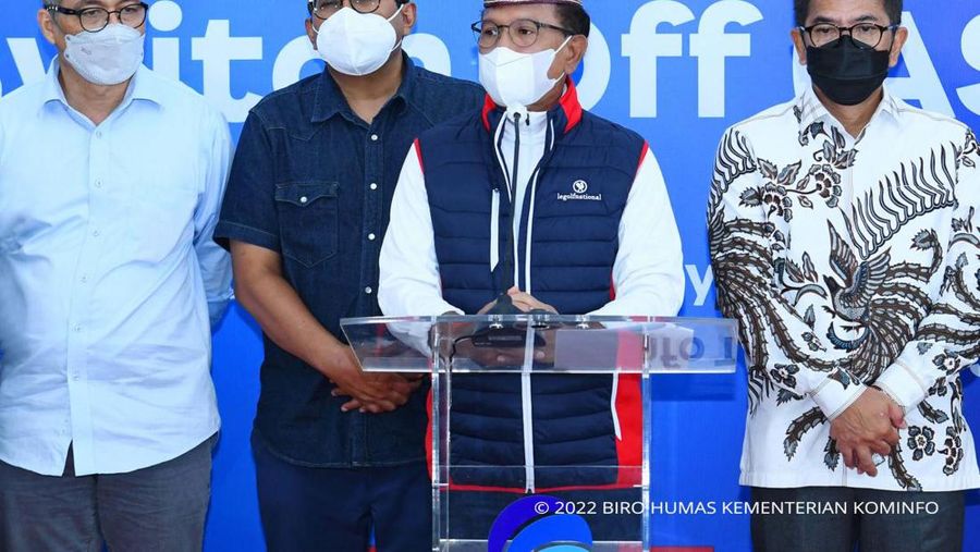 Menkominfo Johnny G Plate dalam konferensi pers Kick-off Penghentian Siaran TV Analog.