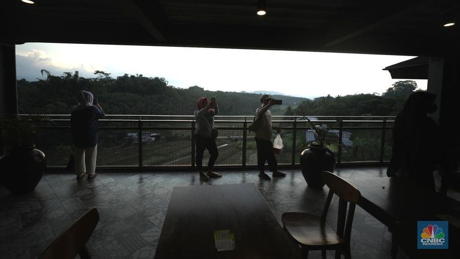 Suasana rest area 456 Jalan Tol Semarang-Solo, Jawa tengah. (CNBC Indonesia/ Tri Susilo)