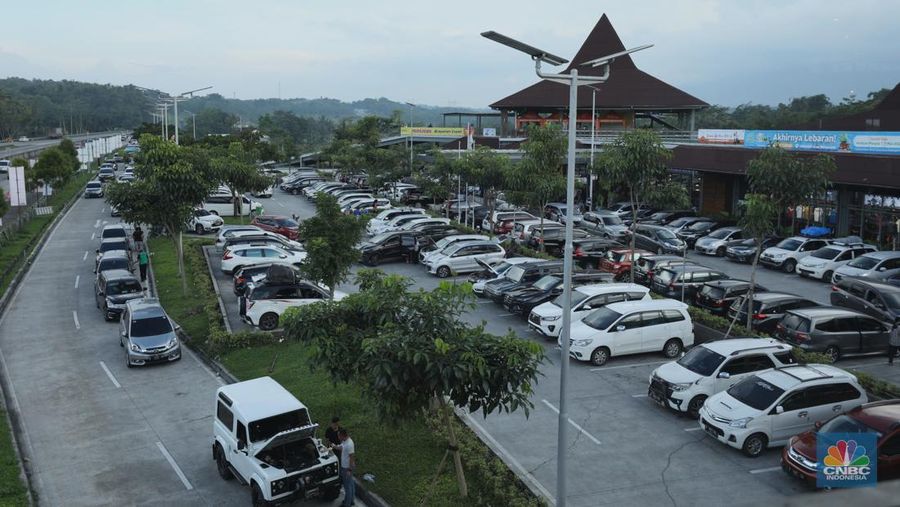 Suasana rest area 456 Jalan Tol Semarang-Solo, Jawa tengah. (CNBC Indonesia/ Tri Susilo)