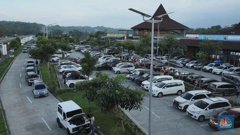 Suasana rest area 456 Jalan Tol Semarang-Solo, Jawa tengah. (CNBC Indonesia/ Tri Susilo)
