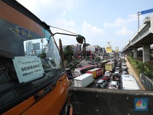 Catat! Truk Raksasa Dilarang Berkeliaran Saat Arus Mudik
