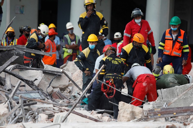 Ledakan mengguncang pusat ibukota Kuba, Havana, menghancurkan Hotel Saratoga yang terletak di dekat Gedung National Capitol pada Jumat (6/5/2022). (REUTERS/ALEXANDRE MENEGHINI) Ledakan mengguncang pusat ibukota Kuba, Havana, menghancurkan Hotel Saratoga yang terletak di dekat Gedung National Capitol pada Jumat (6/5/2022). (REUTERS/ALEXANDRE MENEGHINI)