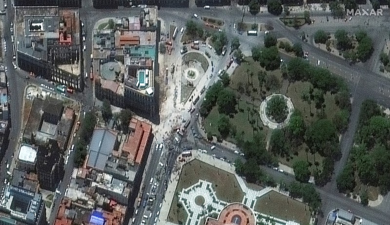 Ledakan mengguncang pusat ibukota Kuba, Havana, menghancurkan Hotel Saratoga yang terletak di dekat Gedung National Capitol pada Jumat (6/5/2022). (REUTERS/ALEXANDRE MENEGHINI) Ledakan mengguncang pusat ibukota Kuba, Havana, menghancurkan Hotel Saratoga yang terletak di dekat Gedung National Capitol pada Jumat (6/5/2022). (REUTERS/ALEXANDRE MENEGHINI)