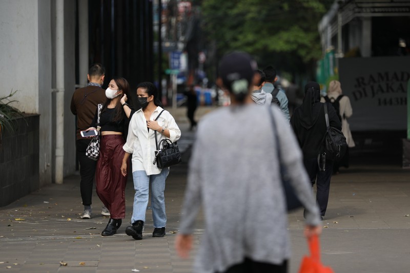 Aktivitas Warga Saat PPKM Diperpanjang. (CNBC Indonesia/Tri Susilo)