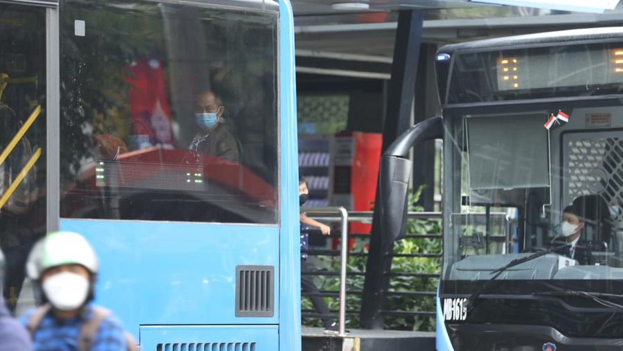 Aktivitas Warga Saat PPKM Diperpanjang. (CNBC Indonesia/Tri Susilo)