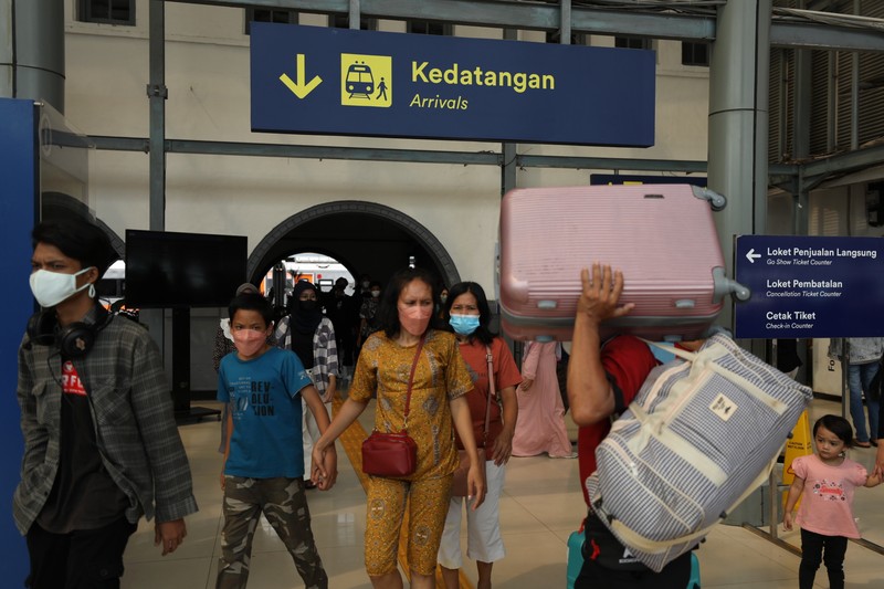 Arus Balik Lebaran di Stasiun Senen Mulai Ramai (CNBC Indonesia/Tri Susilo) Arus Balik Lebaran di Stasiun Senen Mulai Ramai (CNBC Indonesia/Tri Susilo)