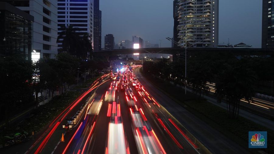 Hari Pertama Usai Libur Lebaran, Jakarta Macet Lagi (CNBC Indonesia/Andrean Kristianto)