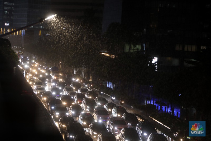 Hari Pertama Usai Libur Lebaran, Jakarta Macet Lagi (CNBC Indonesia/Andrean Kristianto)