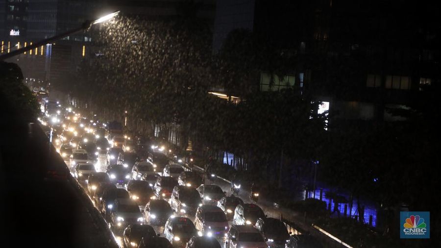 Hari Pertama Usai Libur Lebaran, Jakarta Macet Lagi (CNBC Indonesia/Andrean Kristianto)