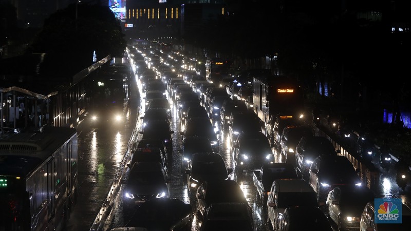 Hari Pertama Usai Libur Lebaran, Jakarta Macet Lagi (CNBC Indonesia/Andrean Kristianto)