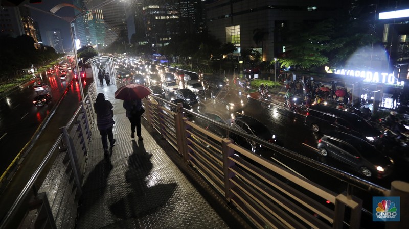 Hari Pertama Usai Libur Lebaran, Jakarta Macet Lagi (CNBC Indonesia/Andrean Kristianto)