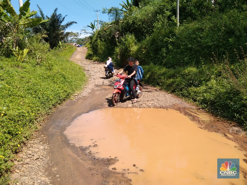 Jalan Rusak di Cianjur, Jabar