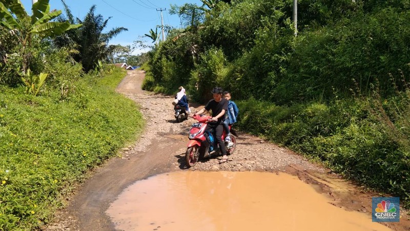 Jalan Rusak di Cianjur, Jabar