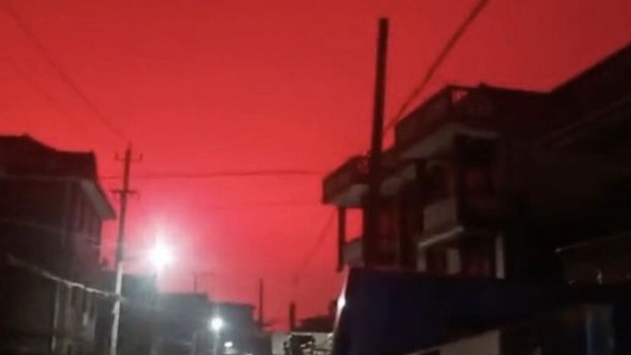 Langit merah di shanghai (tangkapan layar (Douyin/zsgd93)
