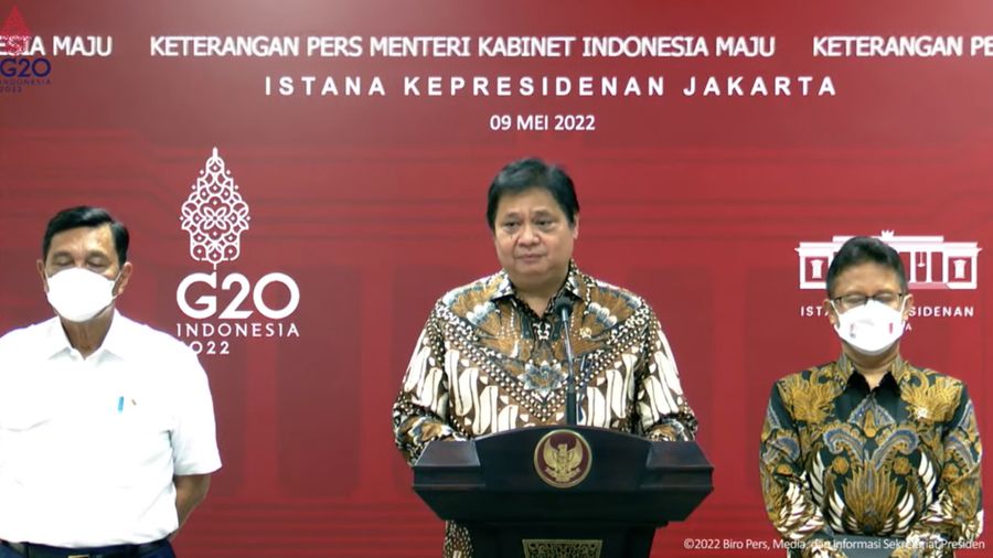 Menko Perekonomian Airlangga Hartarto saat memberi Keterangan Pers Bersama Menteri Kabinet Indonesia Maju, Kantor Presiden, 9 Mei 2022 (Tangkapan Layar Youtube)