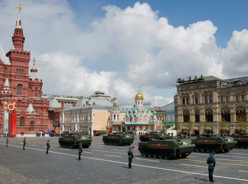Peringatan Hari Kemenangan Rusia Russian self-propelled artillery vehicles roll during the Victory Day military parade in Moscow, Russia, Monday, May 9, 2022, marking the 77th anniversary of the end of World War II. (AP Photo/Alexander Zemlianichenko)