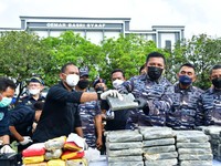 TNI AL Gagalkan Penyelundupan 179 Kg Kokain di Selat Sunda
