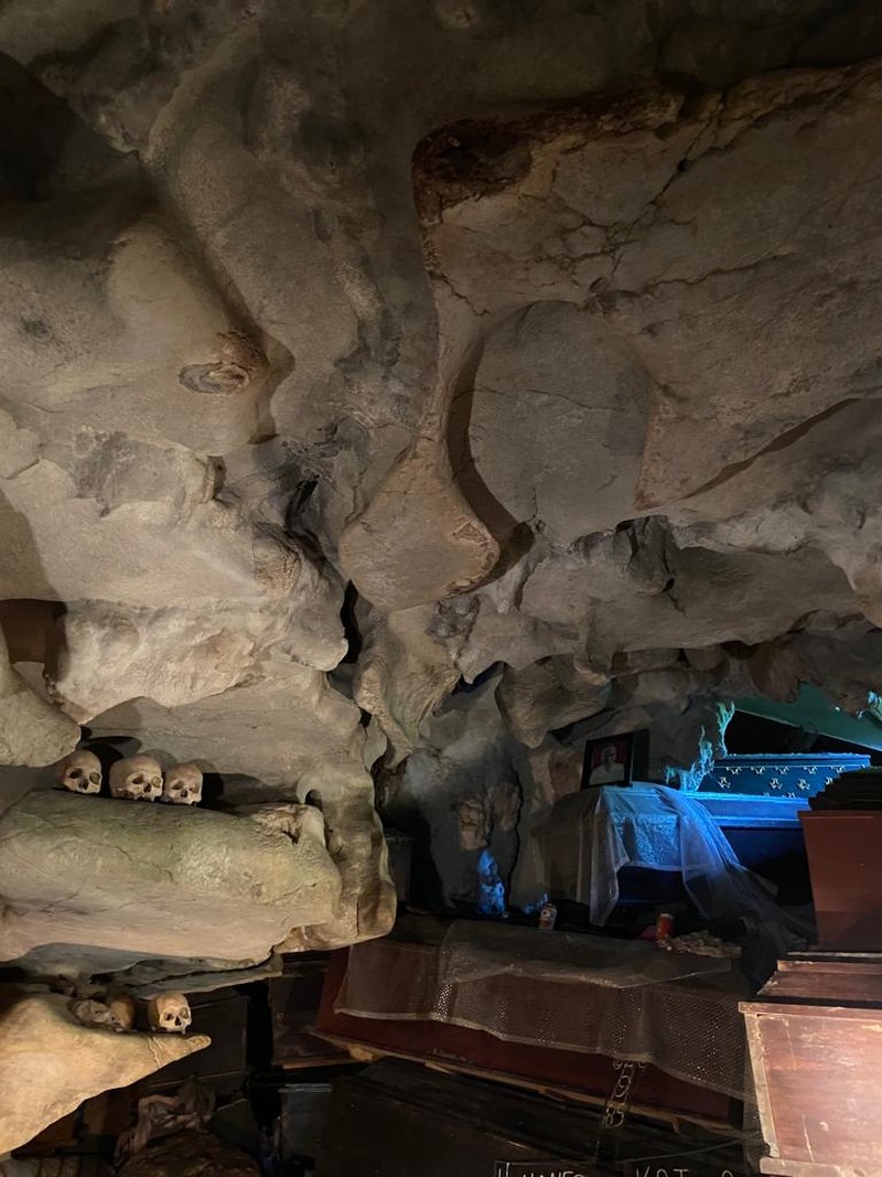 Goa Londa yang merupakan salah satu makam yang diperuntukkan khusus bagi para leluhur Toraja dan keturunannya yang sudah berumur hingga ratusan tahun. (CNBC Indonesia/Sasa) Goa Londa yang merupakan salah satu makam yang diperuntukkan khusus bagi para leluhur Toraja dan keturunannya yang sudah berumur hingga ratusan tahun. (CNBC Indonesia/Sasa)