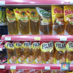 Wah! Harga Minyak Goreng Beneran Turun Nih, Tempat Kamu Juga?