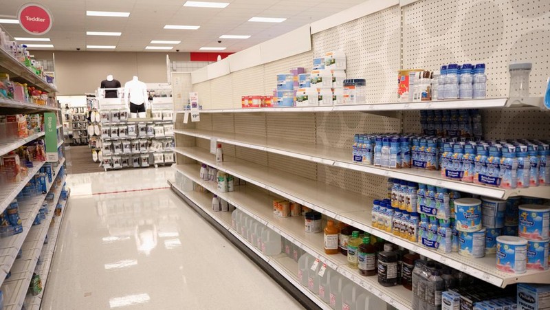 Empty shelves show a shortage of baby formula at a CVS store in San Antonio, Texas, U.S. May 10, 2022.  REUTERS/Kaylee Greenlee Beal      TPX IMAGES OF THE DAY