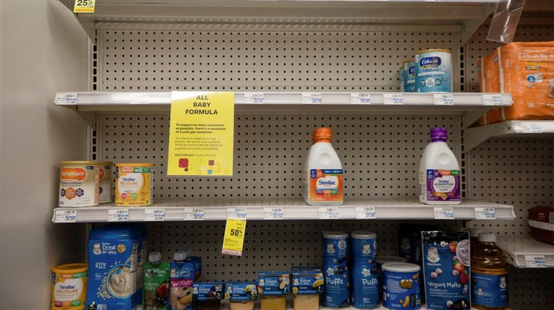 Empty shelves show a shortage of baby formula at a CVS store in San Antonio, Texas, U.S. May 10, 2022.  REUTERS/Kaylee Greenlee Beal      TPX IMAGES OF THE DAY