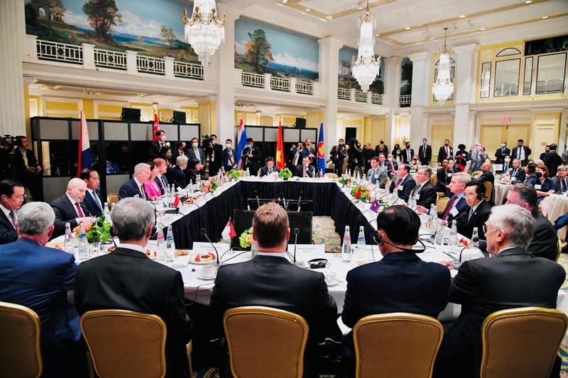 Bertemu CEOs AS, Presiden Jokowi Harapkan Kerja Sama Konkret. (: Laily Rachev - Biro Pers Sekretariat Presiden) Bertemu CEOs AS, Presiden Jokowi Harapkan Kerja Sama Konkret. (: Laily Rachev - Biro Pers Sekretariat Presiden)
