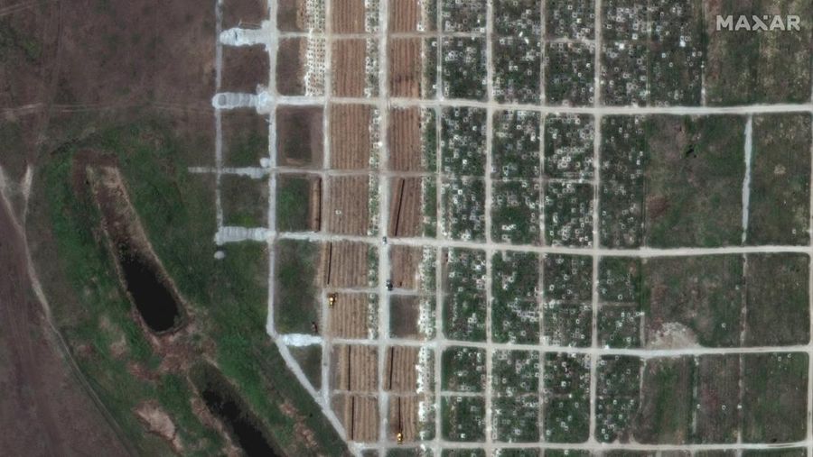 A satellite image shows an overview of Snake Island, Ukraine May 12, 2022. Picture taken May 12, 2022. Satellite image 2022 Maxar Technologies/Handout via REUTERS ATTENTION EDITORS - THIS IMAGE HAS BEEN SUPPLIED BY A THIRD PARTY. MANDATORY CREDIT. NO RESALES. NO ARCHIVES. DO NOT OBSCURE LOGO.