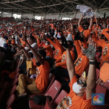 Potret Demo Buruh MayDay Fiesta di DPR dan GBK