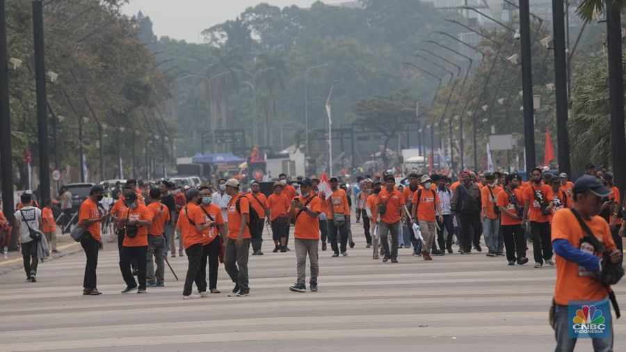 Demo Buruh 14 Mei 2022 (CNBC Indonesia/Muhammad Sabki)