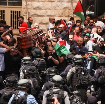 Polisi Israel Pukuli Pelayat di Pemakaman Jenazah Jurnalis