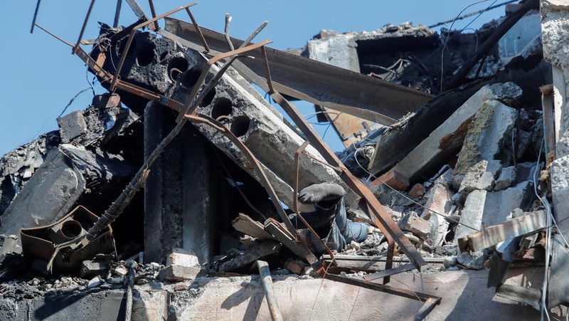 A view shows residential buildings heavily damaged during Ukraine-Russia conflict in the southern port city of Mariupol, Ukraine May 12, 2022. Picture taken with a drone. REUTERS/Pavel Klimov
