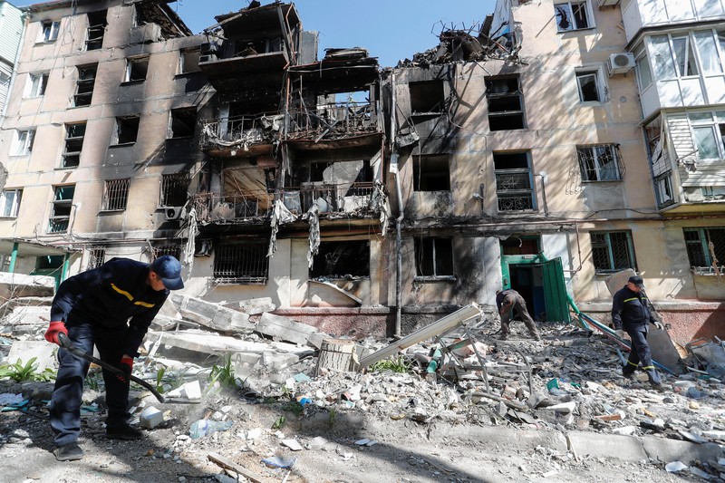 UKRAINE-CRISIS/MARIUPOL A view shows residential buildings heavily damaged during Ukraine-Russia conflict in the southern port city of Mariupol, Ukraine May 12, 2022. Picture taken with a drone. REUTERS/Pavel Klimov
