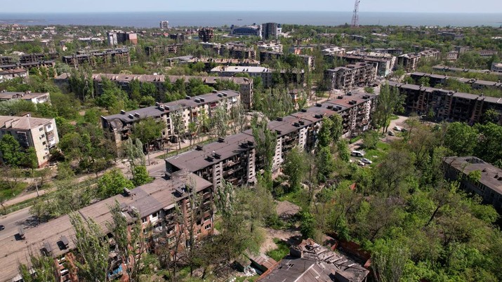 A view shows residential buildings damaged during Ukraine-Russia conflict in the southern port city of Mariupol, Ukraine May 12, 2022. Picture taken with a drone. REUTERS/Pavel Klimov