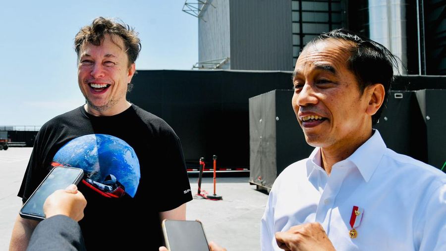 Presiden Joko Widodo melakukan kunjungan ke Space X di Boca Chica, Amerika Serikat, Sabtu, 14 Mei 2022. Presiden tiba di Space X sekitar pukul 10.30 waktu setempat disambut langsung oleh Elon Musk selaku founder Space X.(Foto: Biro Pers Sekretariat Presiden)
