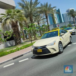 Jangan Kaget, Mobil Mewah Menteri RI Jadi Taksi di Negara Ini
