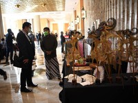 Delegasi DEWG G20 Disuguhi Pembuatan Wayang Kulit