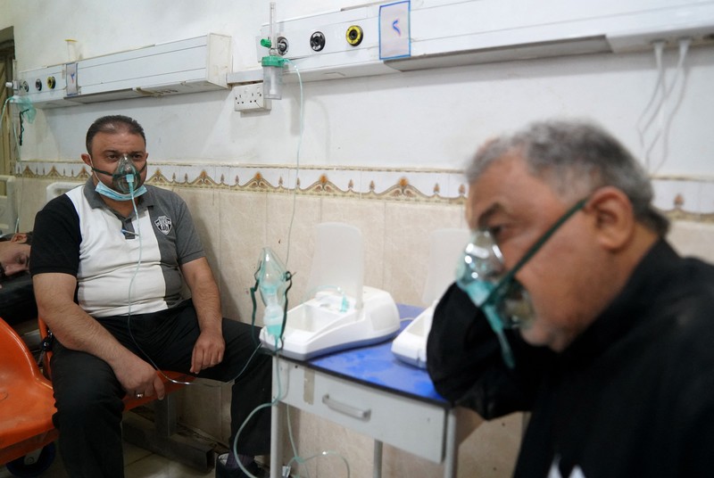 Lebih dari 1.000 orang warga Irak dilarikan ke rumah sakit karena penyakit pernapasan karena badai pasir yang terjadi. (REUTERS/AHMED SAAD)