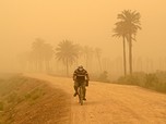 Badai Pasir Menghantam Irak, Potrenya Bikin Sesak