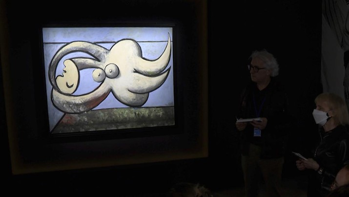 Lukisan tahun 1932 karya kekasihnya Pablo Picasso, berjudul Potret Marie-Thérèse Walter. Rumah lelang mengharapkan untuk menjual lebih dari $60 juta selama penjualan seni musim semi mendatang. (Foto AP/Ted Shaffrey)