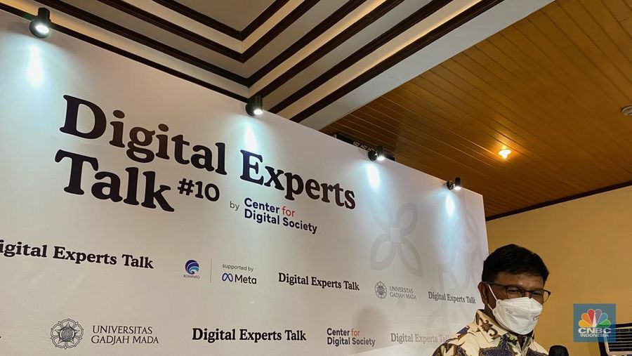 Menteri Kominfo pada igital Experts Talk #10 - Akselerasi Literasi Digital dalam Menyambut Teknologi Masa Depan di Universitas Gadjah Mada, Yogyakarta, Rabu (18/5/2022).