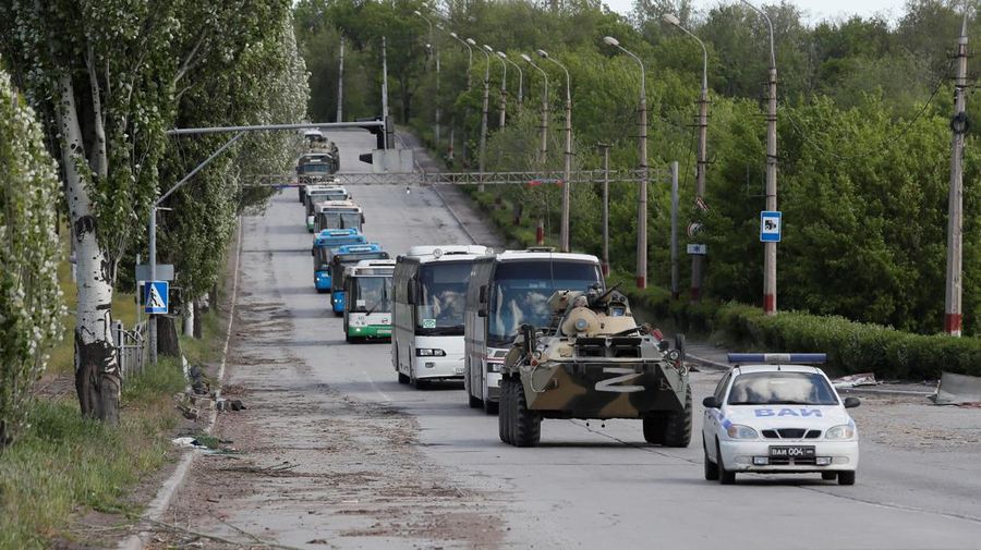 Rusia menyatakan sedikinya 265 milisi Ukraina menyerahkan diri di daerah pabrik baja Azovstal, Mariupol pada Selasa (17/5). (REUTERS/ALEXANDER ERMOCHENKO)