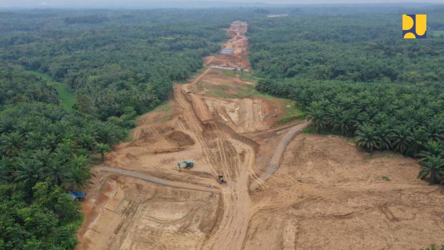 Sebagai salah satu Proyek Strategis Nasional (PSN), Kementerian Pekerjaan Umum dan Perumahan Rakyat (PUPR) melalui Direktorat Jenderal Bina Marga tengah menyelesaikan pembangunan infrastruktur jalan tol Serang – Panimbang sepanjang 83,67 km. (Dok: PUPR)
