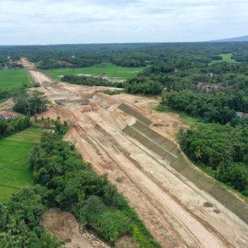 Belah Hutan, Tol Paling Ujung Jawa Ini Dikebut Jokowi 2024
