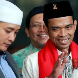 UAS Serukan Tak Usah Belanja ke Singapura, Gimana Dolarnya?