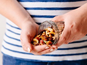 7 Buah Tinggi Kalori yang Cocok untuk Menambah Berat Badan
