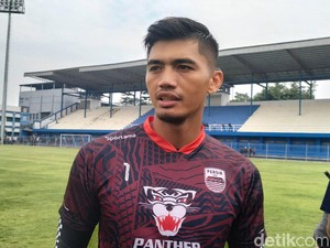 Perkuat Sektor Bawah Mistar, Bali United Gaet Kiper Persib Bandung