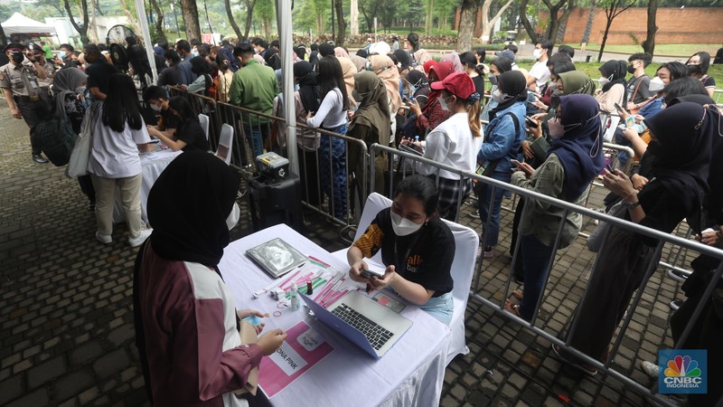 Penukaran tiket Allo Bank Festival di Istora Senayan, Jakarta, Kamis (19/5/2022). (CNBC Indonesia/Andrean Kristianto) Penukaran tiket Allo Bank Festival di Istora Senayan, Jakarta, Kamis (19/5/2022). (CNBC Indonesia/Andrean Kristianto)